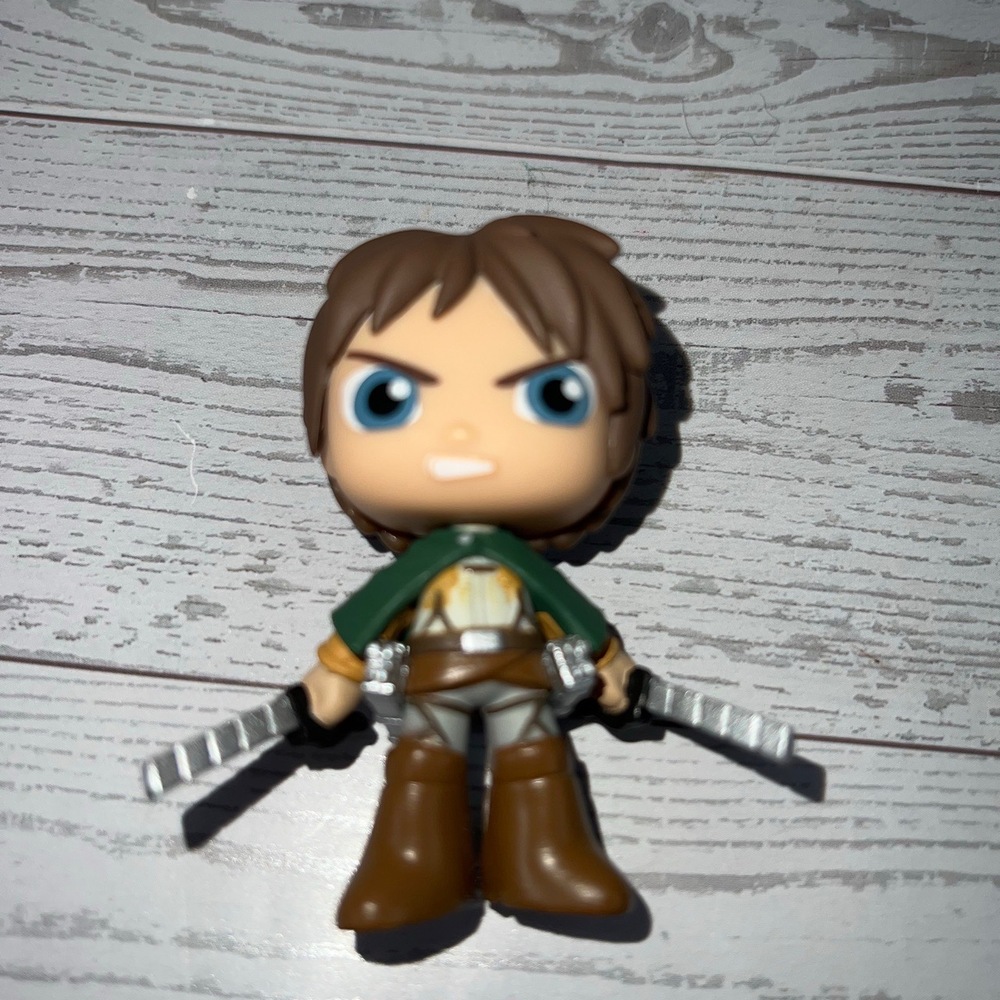Funko Collectible Figurine Mystery Mini Eren Jaeger Green Cape Anime Display - Picture 1 of 4